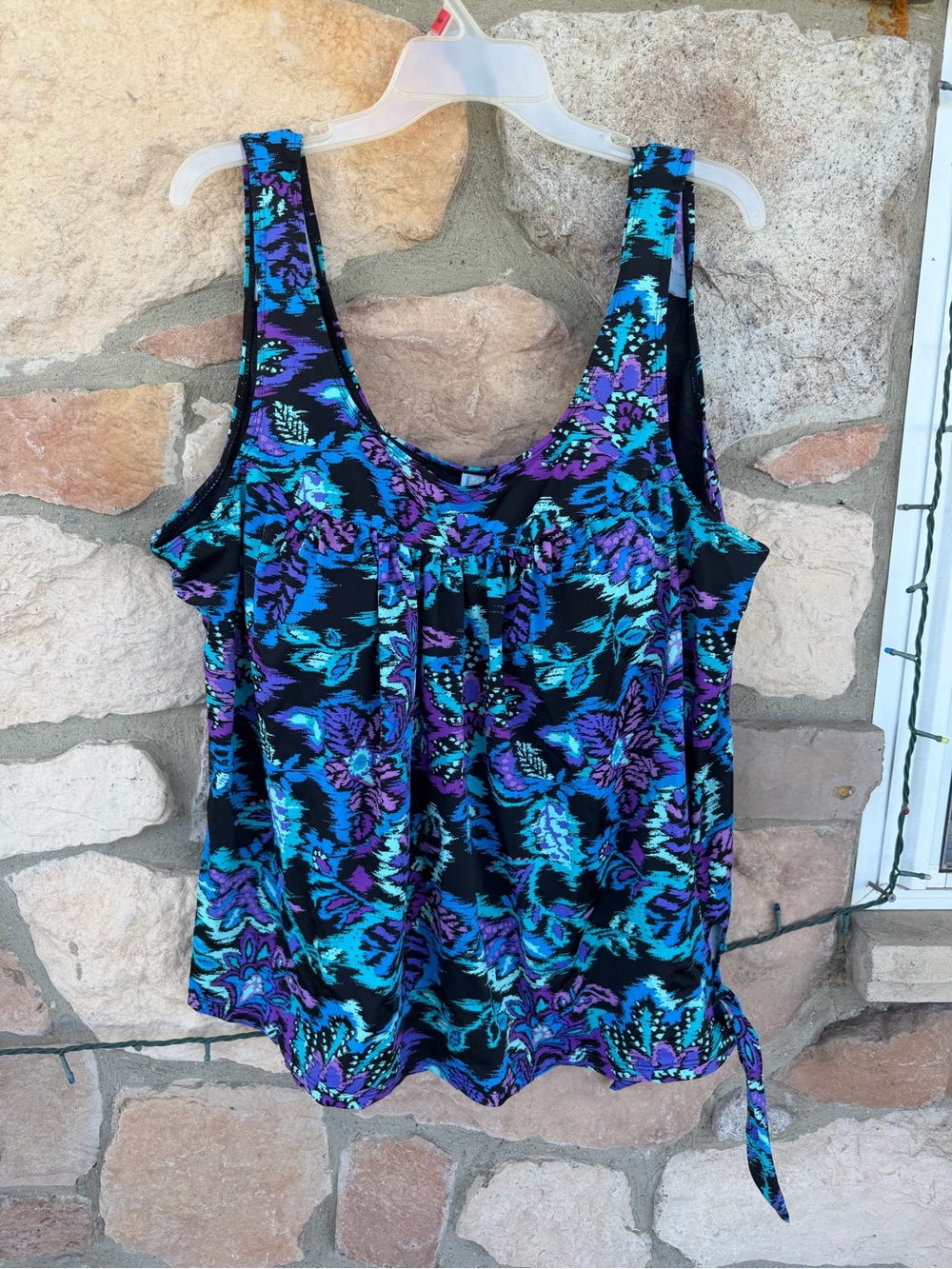 Women’s 28w swim top